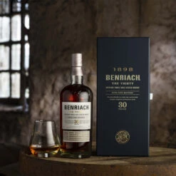 BenRiach 30 Year Old -Jura Shop benriach 30yo lifestyle 01