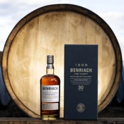 BenRiach 30 Year Old -Jura Shop benriach 30yo lifestyle 02