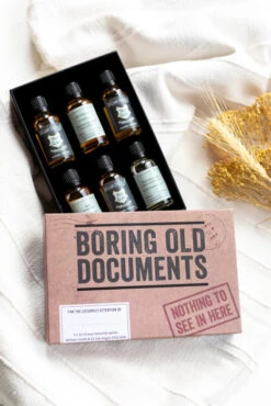 Boring Documents Whisky Gift Set -Jura Shop boringolddocs whisky lifestyle01