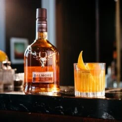 Dalmore 12 Year Old 9 Dalmore 12 Year Old -Jura Shop dalmore 12yo lifestyle 02