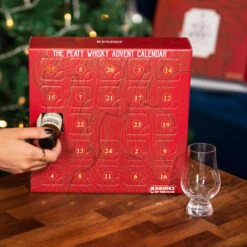The Peaty Whisky Advent Calendar (2022) 7 The Peaty Whisky Advent Calendar (2022) -Jura Shop drinksbythedram adventcalendar 2022 peatywhisky lifestyle 02