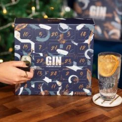 The Premium Gin Advent Calendar (2022) -Jura Shop drinksbythedram adventcalendar 2022 premiumgin lifestyle 02