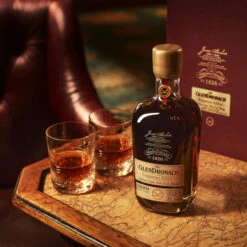 GlenDronach Kingsman Edition 1989 Vintage -Jura Shop glendronach kingsman 1989 lifestyle 01