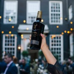 Glenfiddich Grand Cru 23 Year Old -Jura Shop glenfiddich grandcru 23yo lifestyle 03