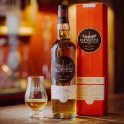 Glengoyne 12 Year Old -Jura Shop glengoyne 12yo lifestyle 01