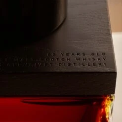 The Glenlivet 80 Year Old Generations Gordon & MacPhail -Jura Shop gordon macphail generations glenlivet 80yo lifestyle 03