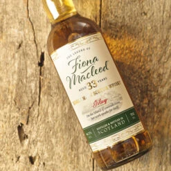 Fiona Macleod 33 Year Old The Character Of Islay Whisky Company -Jura Shop legendoffionamacleod 33yo lifestyle 03