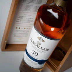 Macallan 30 Year Old Double Cask 2021 8 Macallan 30 Year Old Double Cask 2021 -Jura Shop macallan 30yo doublecask 2021 lifestyle 01