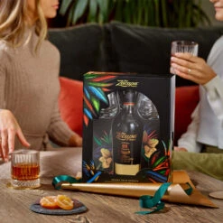 Ron Zacapa Centenario Sistema Solera 23 With 2 Glasses Pack -Jura Shop zacapa soleragranreserva giftset 2021 lifestyle 02